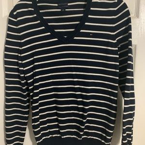Tommy Hilfiger light sweater